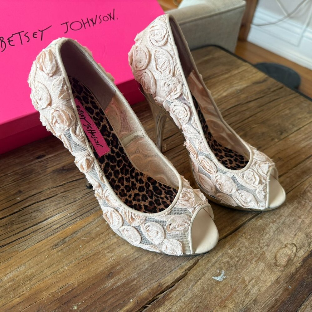 Betsey Johnson Cream Floral Heels